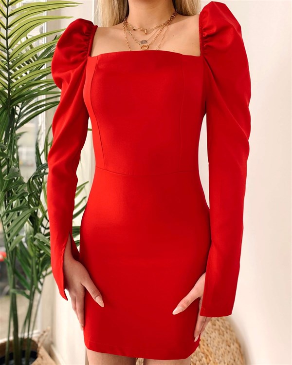Kare Yaka Kol Yırtmaç Detaylı Mini Elbise - Kırmızı