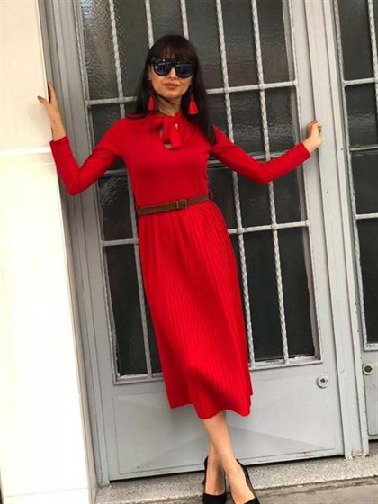 Yaka Fiyonk Elbise-Kırmızı