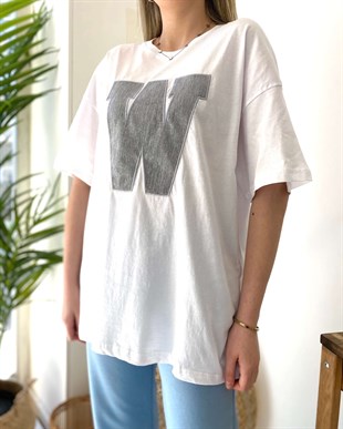 W işlemeli Kadın T-shirt