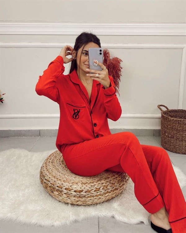 Vs Biyeli Kırmızı Düz Pijama Takımı